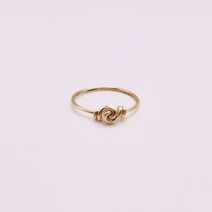 rose twisted knot pale gold wire ring handmade